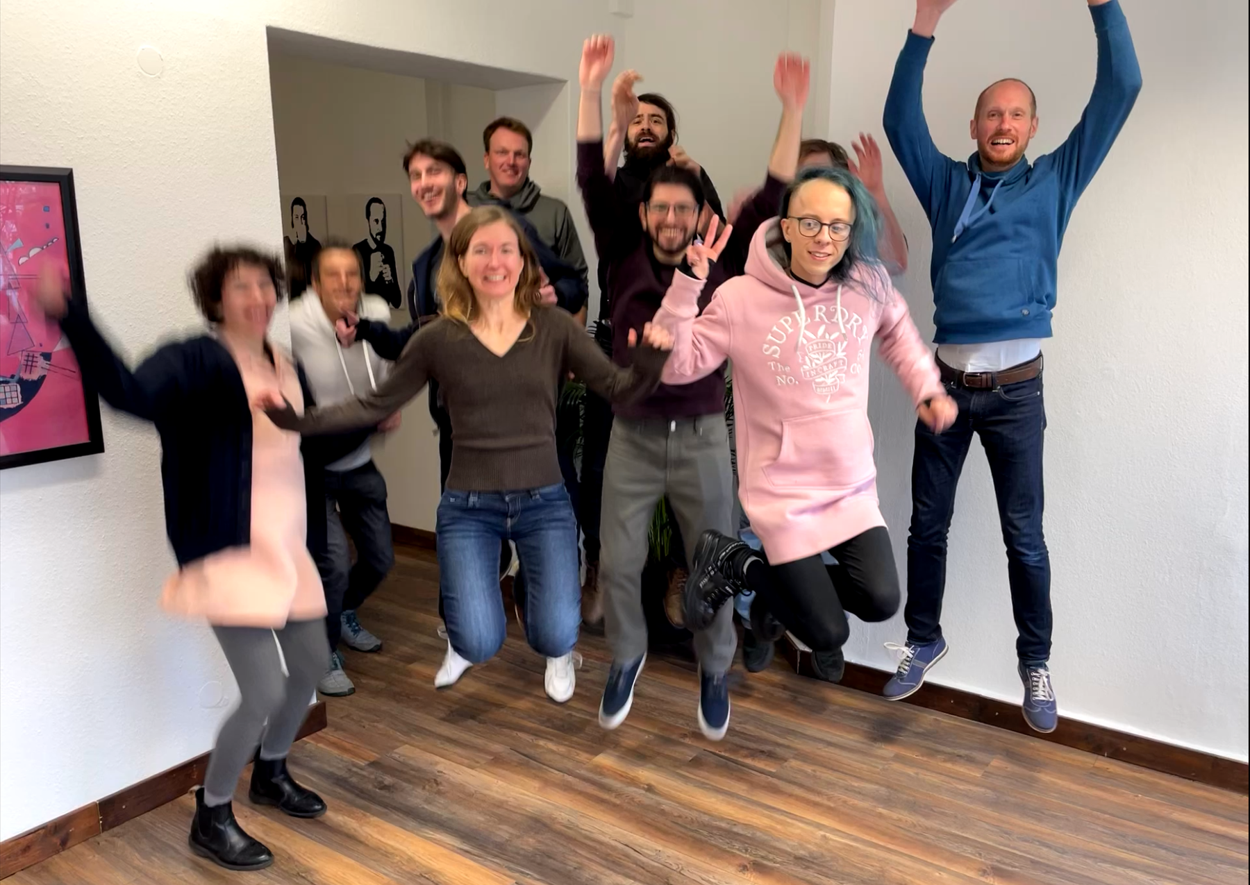 Tuta team jump.