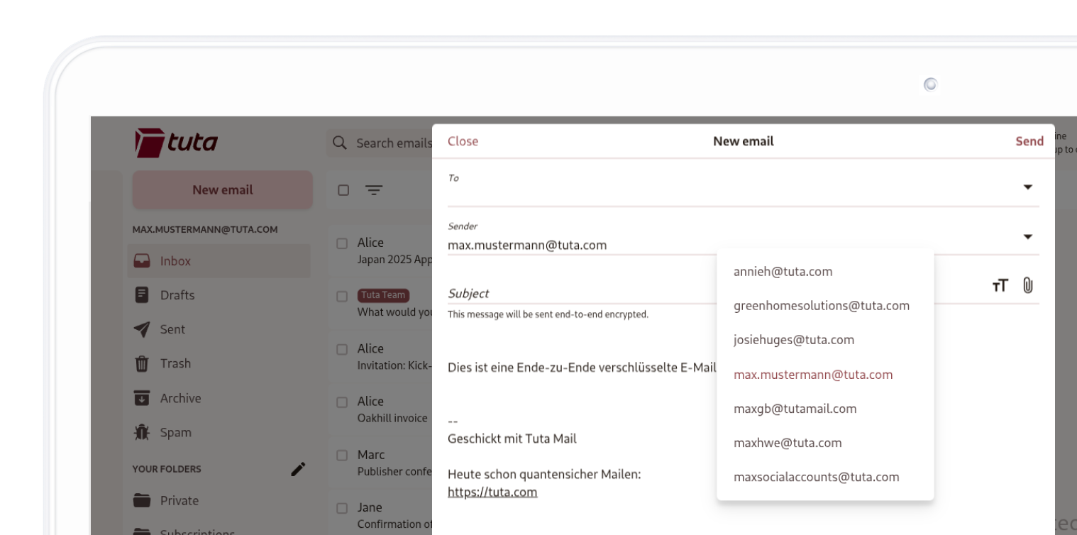 Tela de laptop com o aplicativo Tuta Mail aberto, mostrando diferentes pastas e emails na caixa de entrada.
